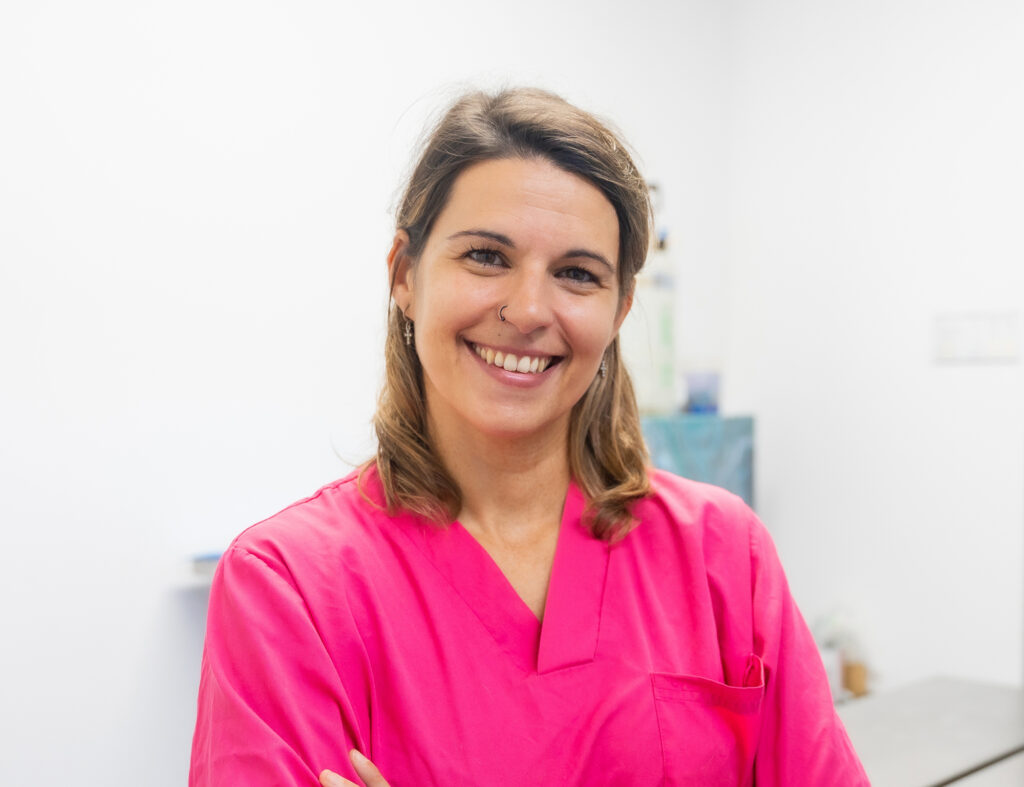 Portrait,Of,A,Young,Female,Veterinarian,At,The,Vet,Clinic,